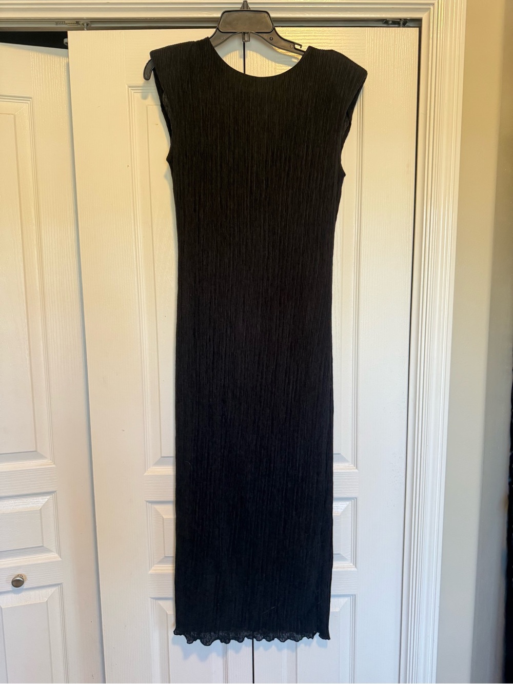 Astr Black Ribbed Maxi Dress with Cap Sleeves